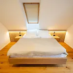 Vineyard Escape Herbersteinova Klet Couette-café