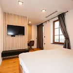 Vineyard Escape Herbersteinova Klet Couette-café 3*