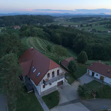 Bed & Breakfast Vineyard Escape Herbersteinova Klet Jursinci