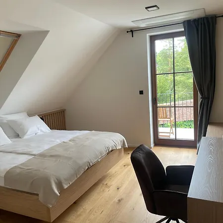 Bed & Breakfast Vineyard Escape Herbersteinova Klet 3*