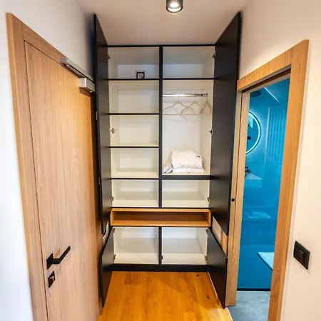 Vineyard Escape Herbersteinova Klet לינה וארוחת בוקר 3*