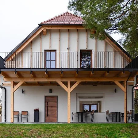 Bed & Breakfast Vineyard Escape Herbersteinova Klet 3*